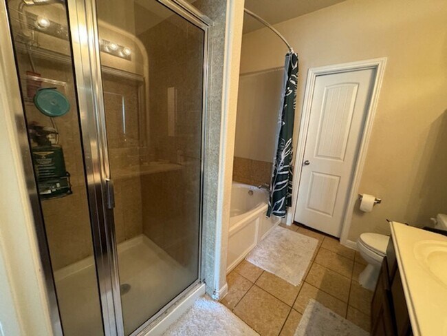 Building Photo - Texas Size Home!! Featuring over 2700 sq ft