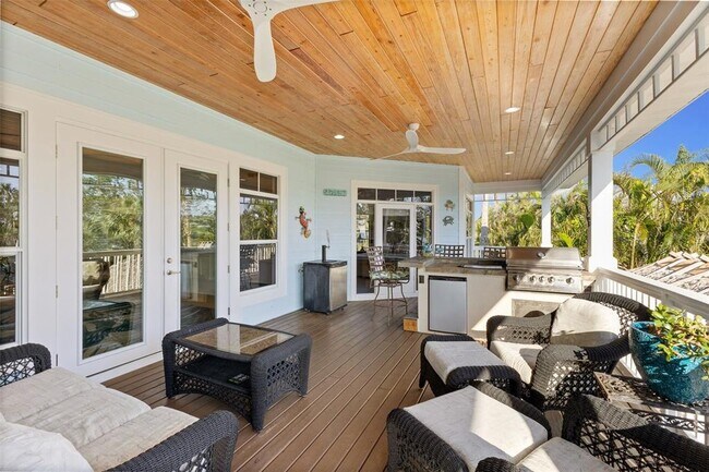 Building Photo - 450 Bayshore Dr