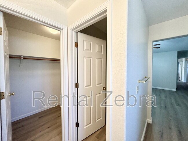 Building Photo - 746 Wren Ct