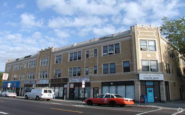 Building Photo - 3830-3844 W Lawrence Ave