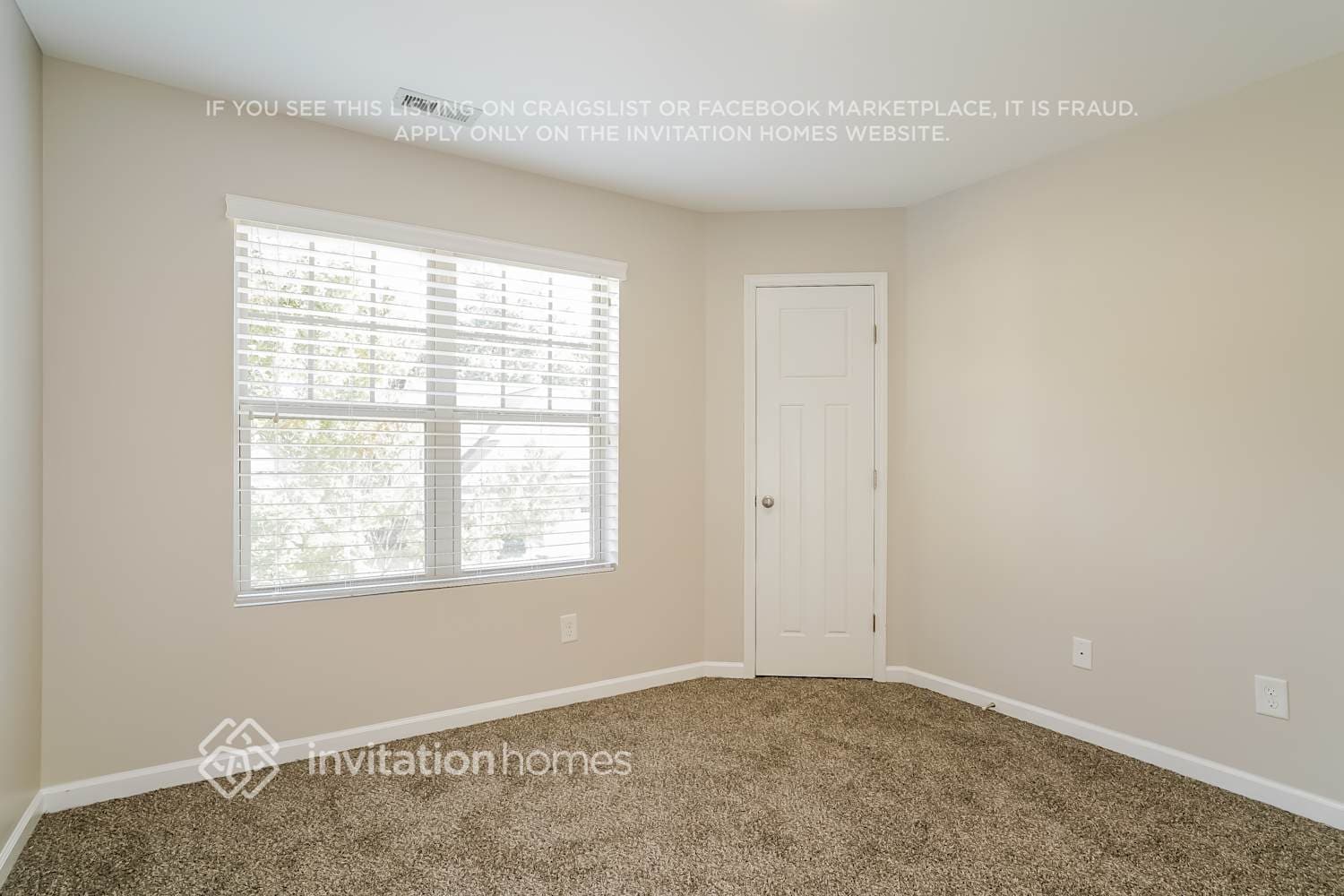 Building Photo - 2112 Longmont Dr