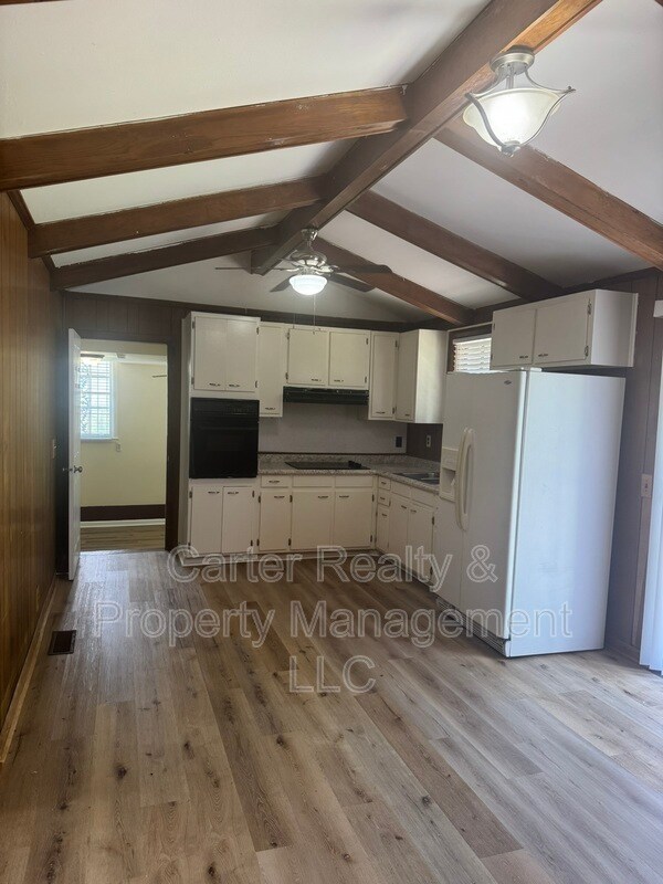 Building Photo - 3004 Lytle Dr