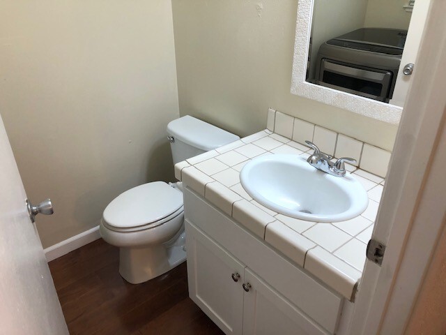 Half Bath + Laundry Room - 1033 Regent St