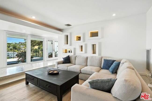 Building Photo - 14858 Round Valley Dr