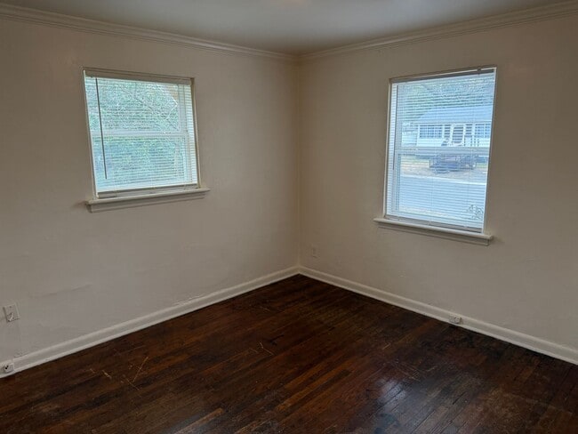 Building Photo - Cozy Two Bedroom Home!