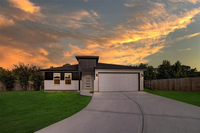 Building Photo - 18405 Sunrise Pines Dr