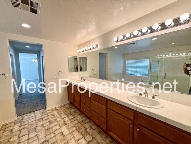 Building Photo - 7401 Roundhill Pl