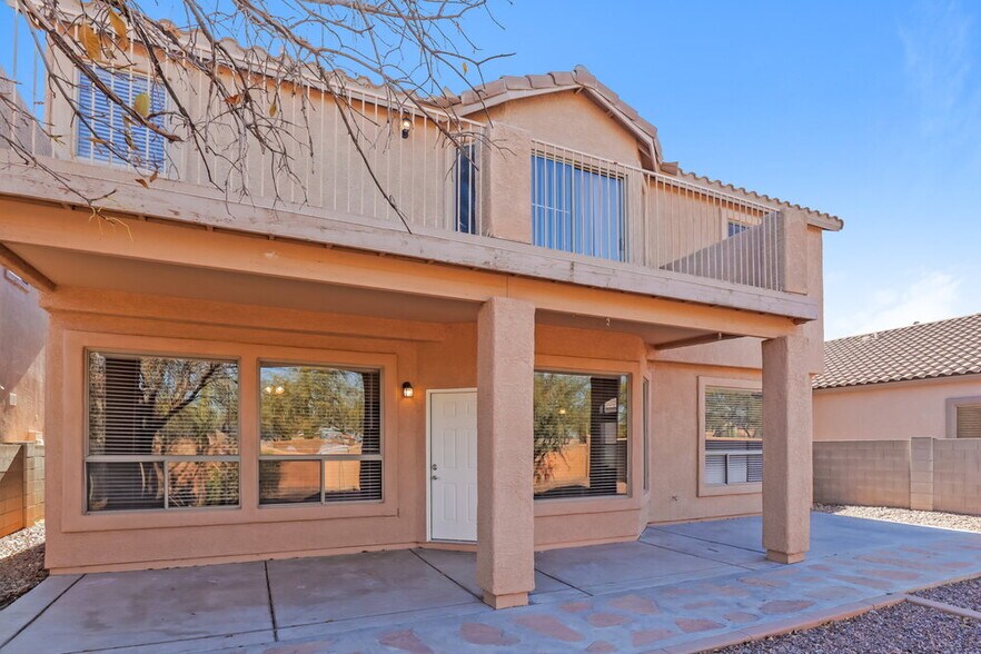 Building Photo - 355 E Camino Del Abeto