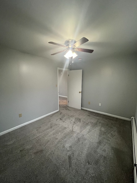 Building Photo - 30 Carolyn Terrace