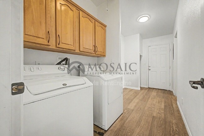 Building Photo - 1625 S 74th St