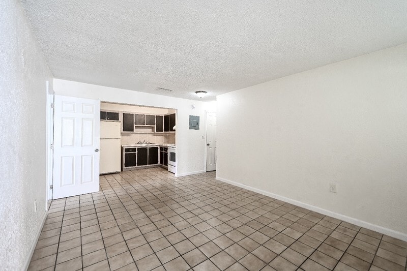 Building Photo - 6040 SW 26th St