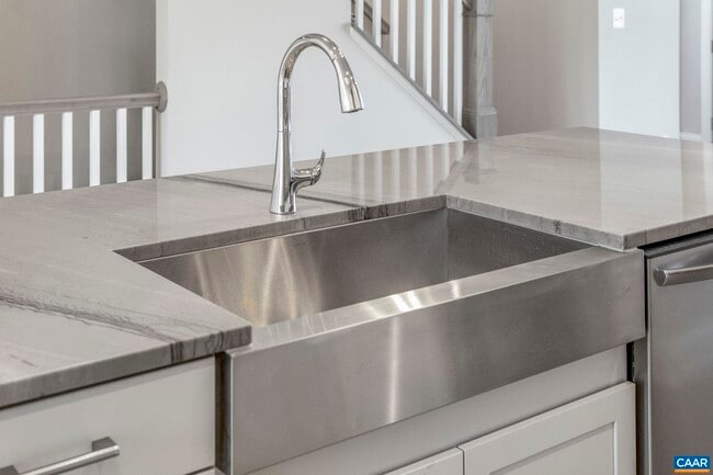 Building Photo - 5022 Lindley Pl