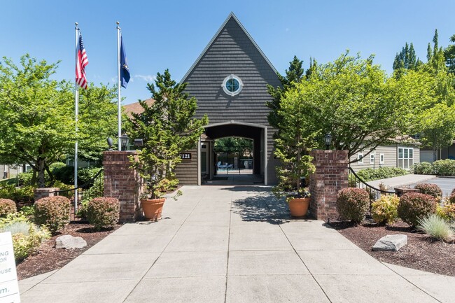 Building Photo - Great Location! 2 bedroom, 2.5 Bathroom To...