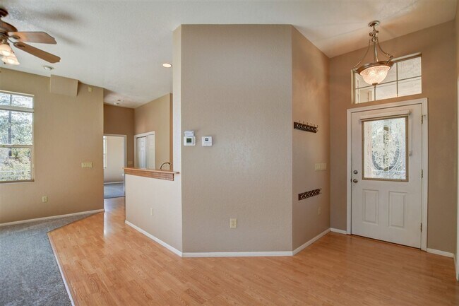 Building Photo - Beautiful home in the Mountain Club!