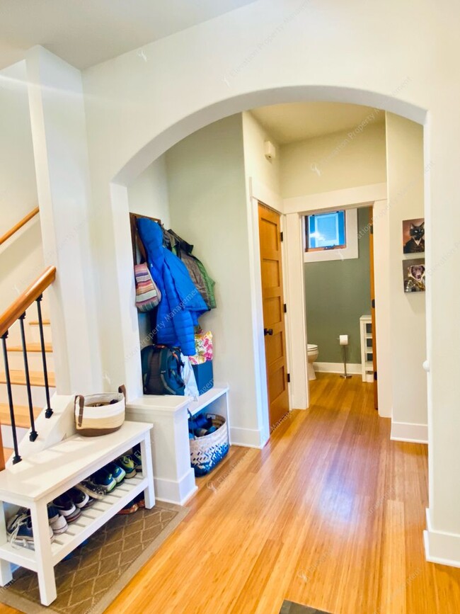 Building Photo - Unfurnished 4BR - 2.5BA NWX Corner Lot Pri...