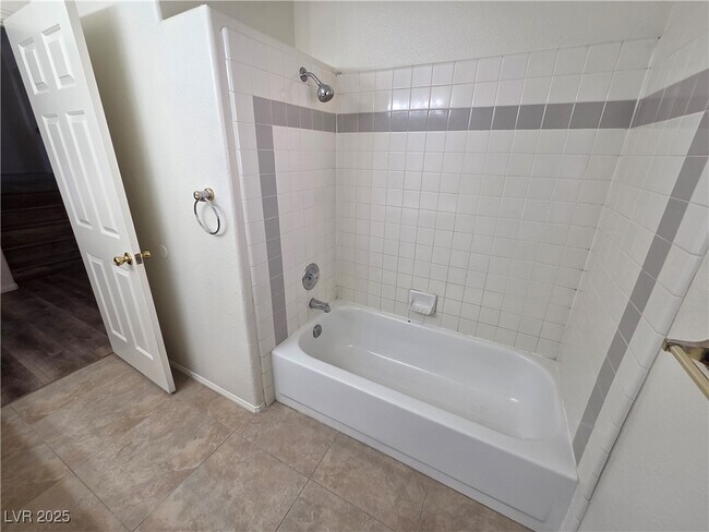 Building Photo - 8204 Tivoli Cove Dr