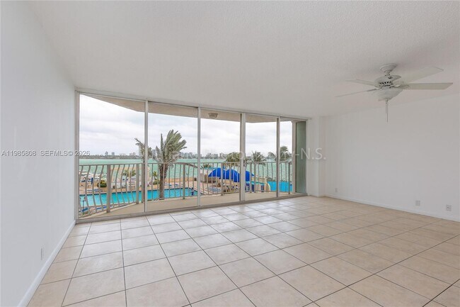 Building Photo - 7601 E Treasure Dr