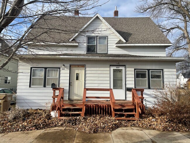 Primary Photo - 325/327 3rd St NE