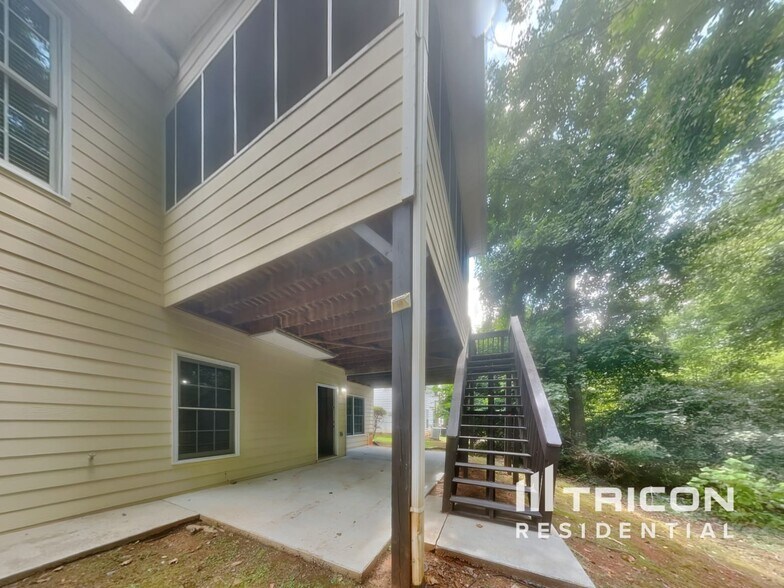Building Photo - 1046 Dalby Way