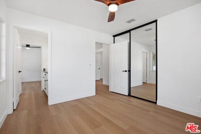 Building Photo - 655 Calle Ladera