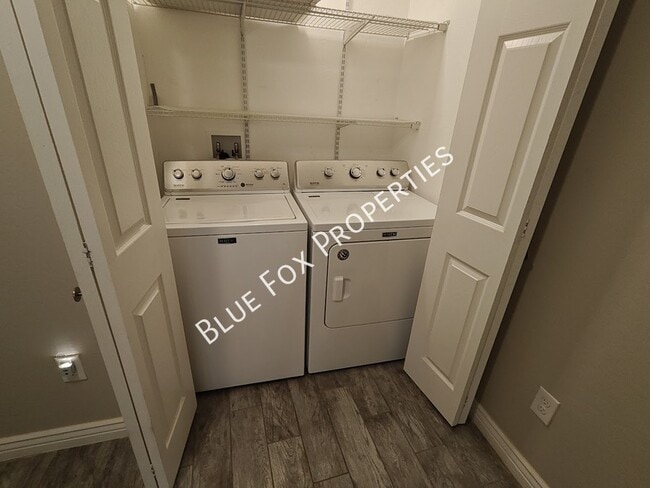 Building Photo - 619 S Highland Ave
