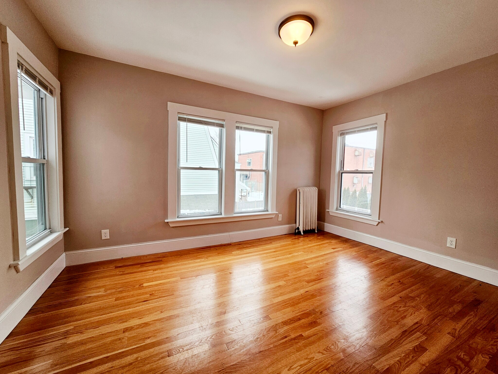 Building Photo - 24 Mansfield St