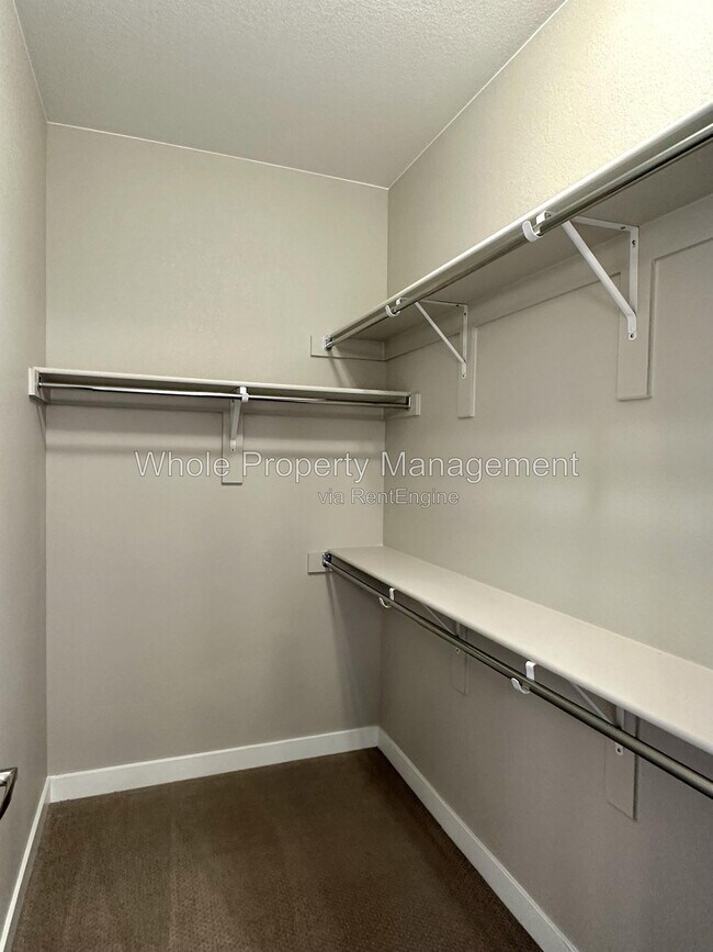 Building Photo - 1580 W 68th Ave