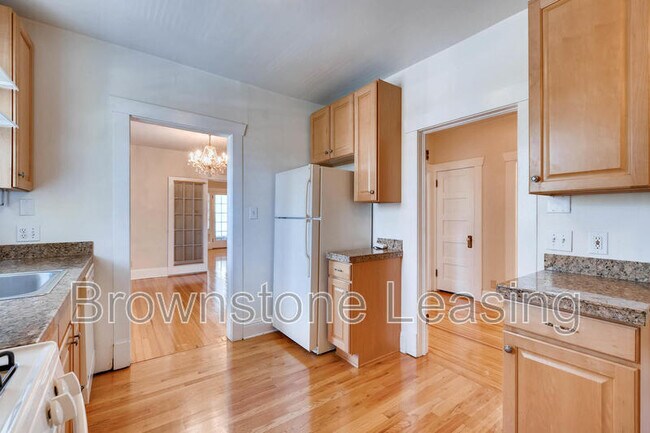 Building Photo - 869 N Ogden St