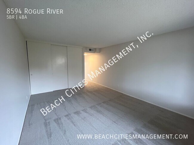 Building Photo - 8594 Rogue River Ave