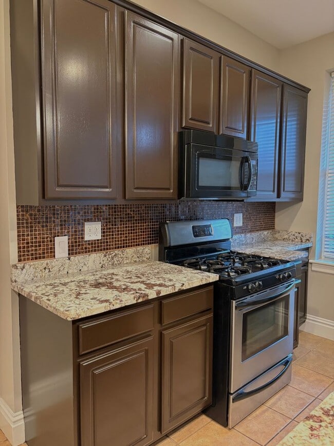 Building Photo - High end, 3 bedroom single family home in The Grove!