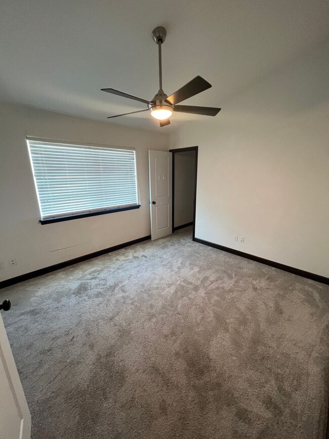 Building Photo - 3bd 3ba condo for rent!