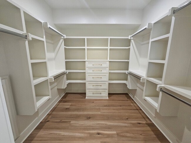 Building Photo - 7233 Havenwood Dr