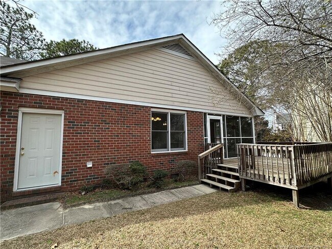 Building Photo - 728 Bent Creek Dr