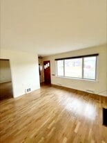 Building Photo - 606 Avenue C