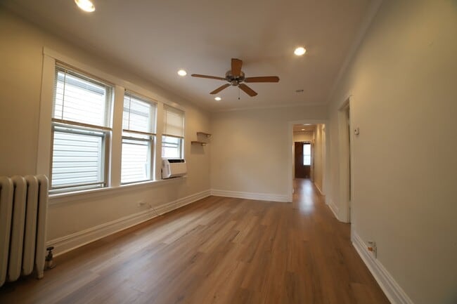 Building Photo - 3733 N Christiana Ave