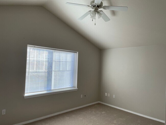 Building Photo - Beautiful 2Bd/2Ba Townhome in Notting Hill...