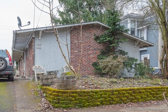 Building Photo - 3442 SE 8th Ave