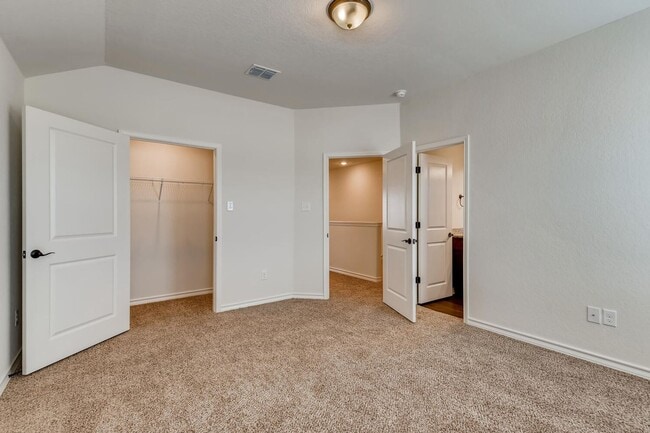 Building Photo - Lynwood Village Community