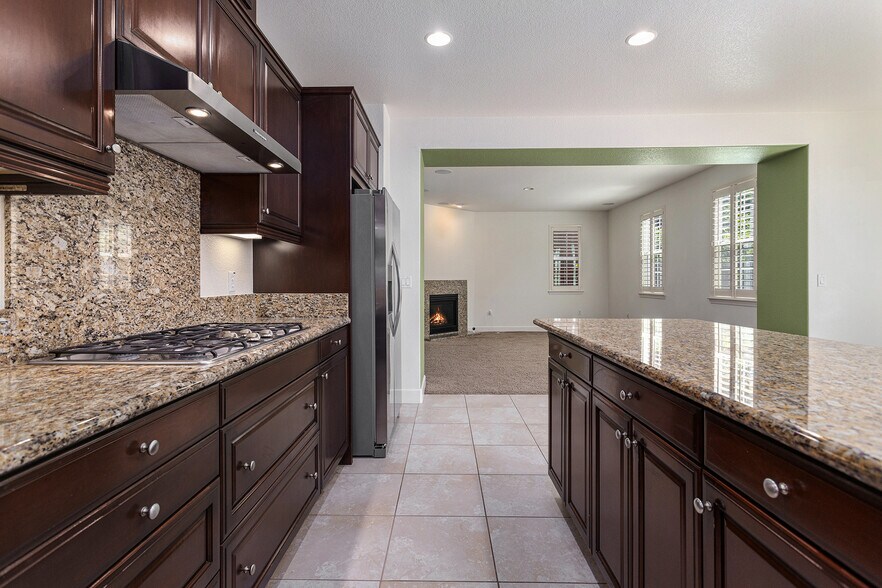 Building Photo - 4970 Trescott Ct