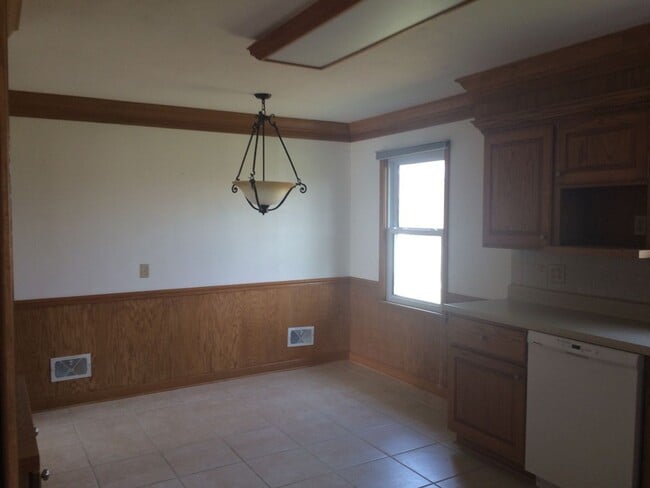 Building Photo - 1358 Pottery Rd