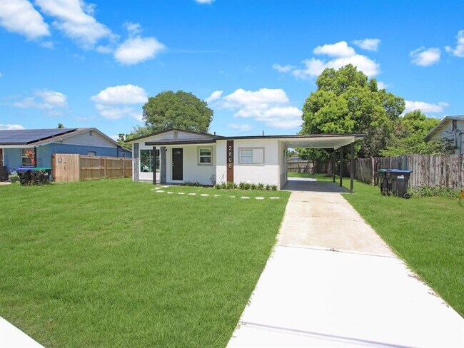 Building Photo - 2806 Bonneville Dr
