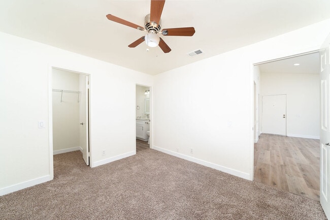 Building Photo - 26156 La Real