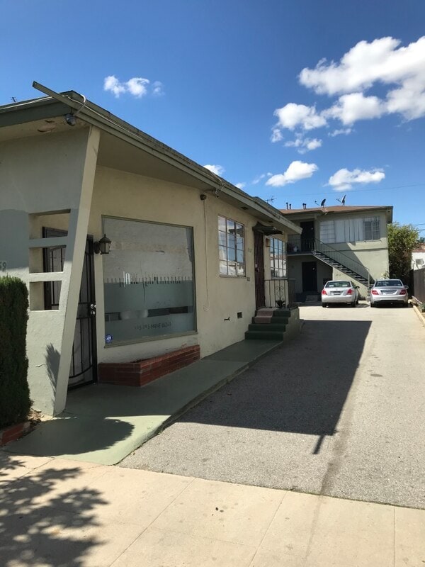House Attachment to Salon at Front of Propert - 7857 Crenshaw Blvd