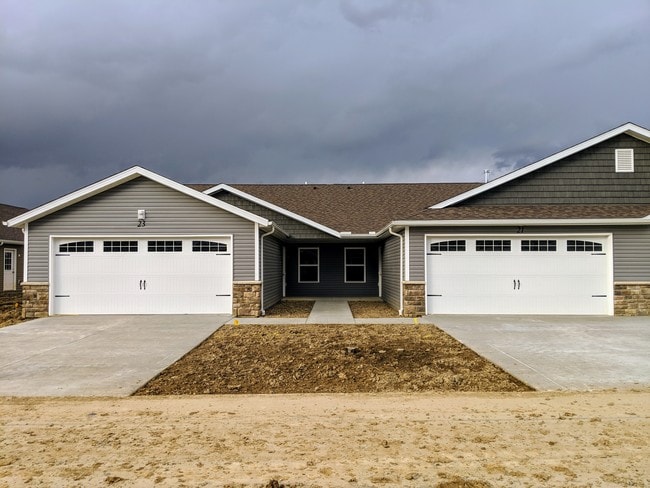 Building Photo - Villas at Charleston