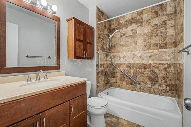 Building Photo - 8705 Santa Fe Dr