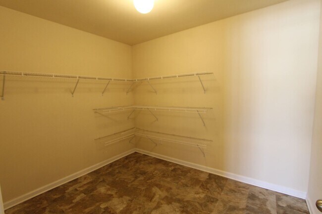 Building Photo - 316 Ross Ct