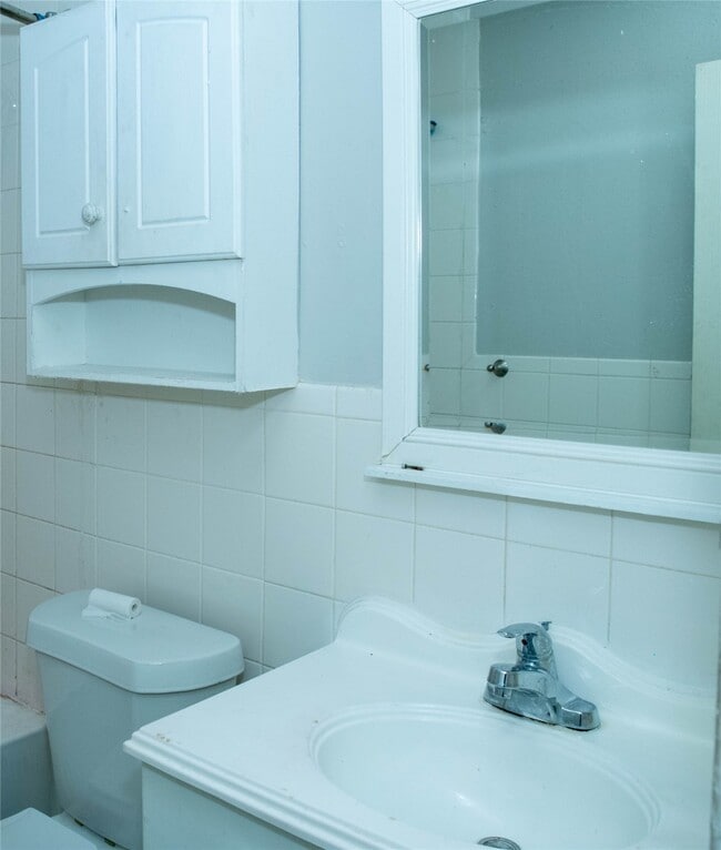 Building Photo - 12823 High Star Dr