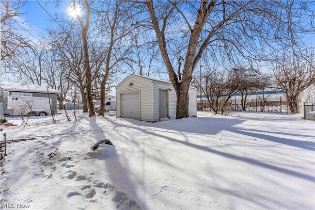 Building Photo - 3992 E 26th St