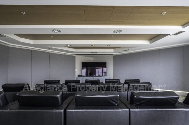 Building Photo - 3600 S Glebe Rd