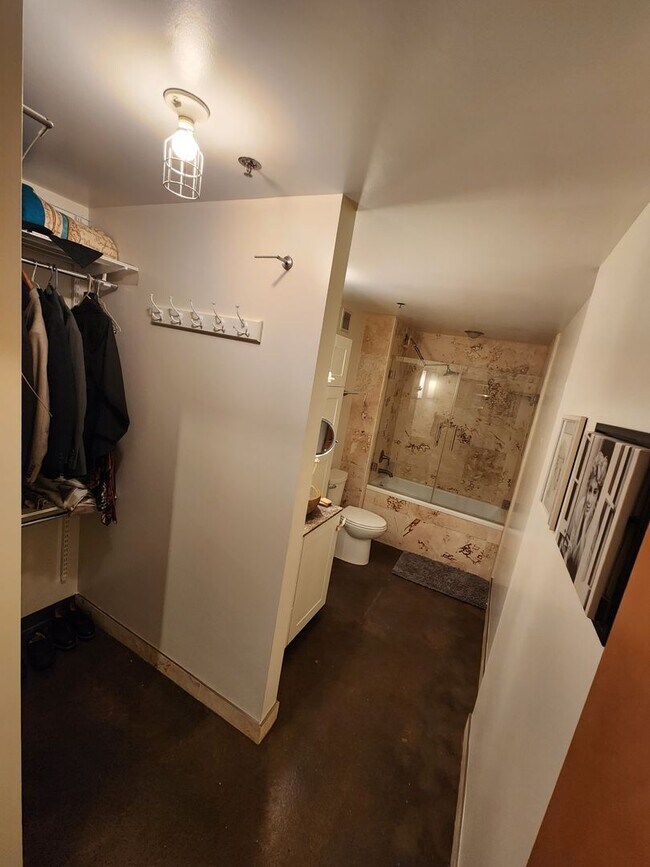 Building Photo - Downtown Saint Paul DREAM Loft-  Close to work, coffee, bars, restaurants, and light rail